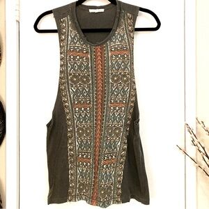 TITLE UNKNOWN DISTRESSED TRIBAL-PRINT TANK TOP—LIKE-NEW!